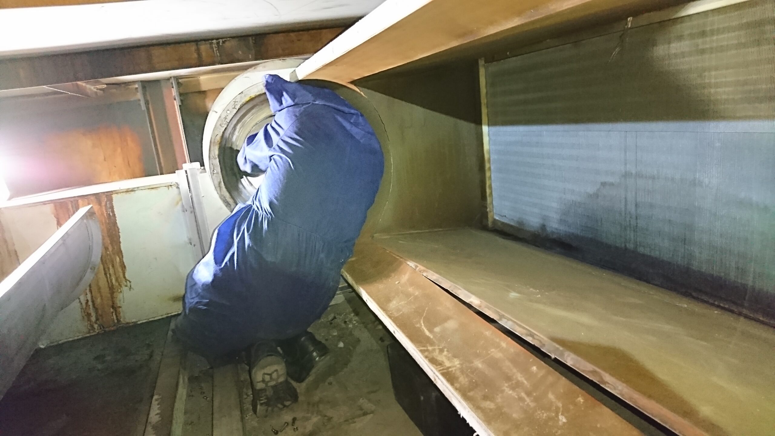 乾燥機送風ファン　羽根車点検